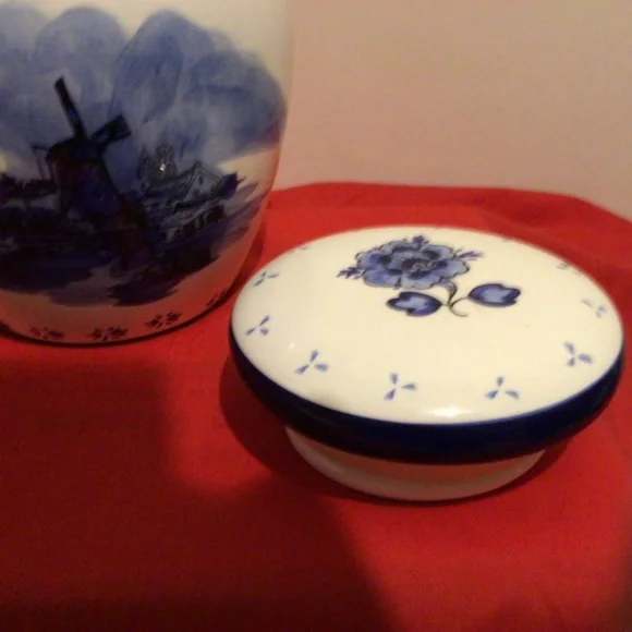 Delftware Royal Twickel Handpainted Holland Lidded Jar Windmill, Blue & White - Picture 4 of 9